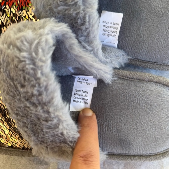 Smart Trend Reversible Sequin Slippers Women's Size 9/10 Gray Gold Silver NWT - Picture 6 of 10